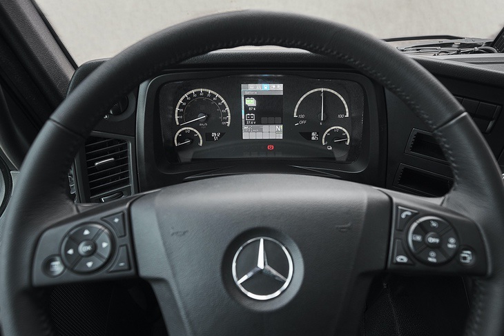 Vollelektrische Mercedes-Benz Lkw für den schweren Verteilerverkehr